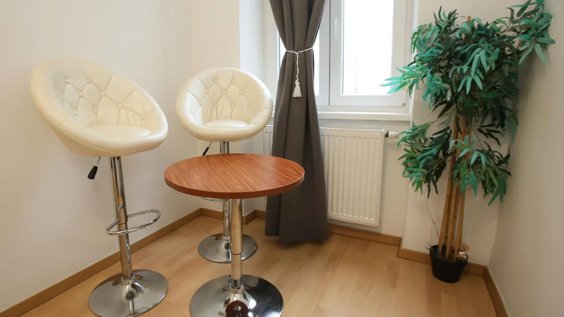City Elegance Central Gem With Free Parking And Fast Internet 250 Mbits Viena 0*,  Austria
